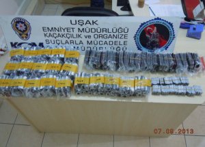 Uşak’ta Kaçak Cep Telefonu Operasyonu
