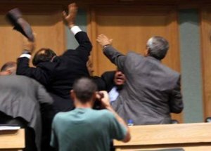 Vekil Mecliste Dehşet Saçtı!