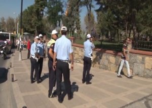 Başbakan'ın Evinin Önünde Hareketlilik