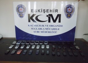 Kaçak Telefon Geçit Yok