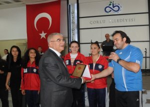 Çorlu'da Başarılı Sporcular Ödüllendirildi