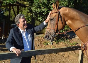 Hediye Atın Fotoğraflarını Paylaştı