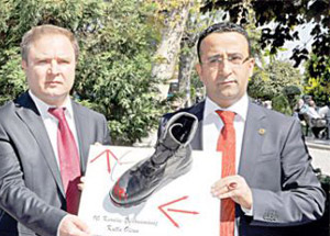 CHP’ye Kanlı Postallı Protesto