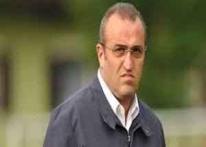 Abdürrahim Albayrak Aysal'ı Topa Tuttu