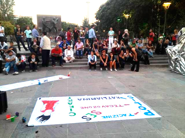 ODTÜ’lü Eylemci Yine Sahnede