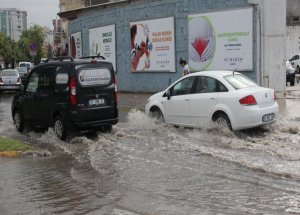 Yağmur Hayatı Olumsuz Etkiledi