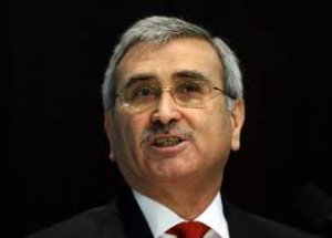 Gül'ün Danışmanından Merkez'e Fırça
