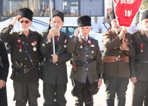 Kahramanlar Meydana Çıktı