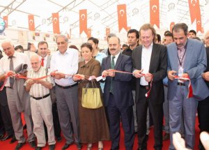 Siirt’te İlk Kez Kitap Fuarı Açıldı