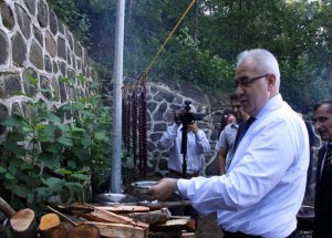 Rize’de Organik Pekmez İmalatına Başlandı