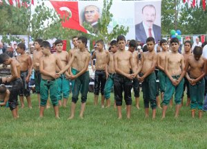 Altın Kemer Paşa Yağlı Güreşleri Başladı