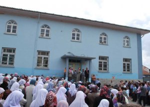Hacı Adayları Dualarla Uğurlandı