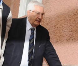 Çevik Bir'e Eşref Bitlis Sorgusu