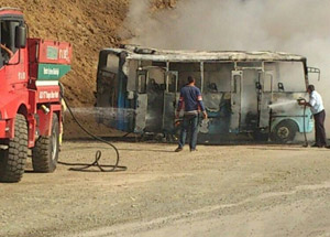 Servis Aracı Cayır Cayır Yandı
