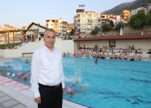 Yaz Boyunca Bin 500 Çocuk Yüzme Öğrendi