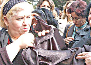 CHP’den Yine Başörtüsü İstismarı