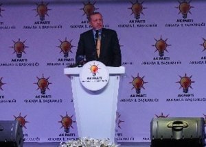 AK Parti'de Yüzleri Güldüren Son Anket!