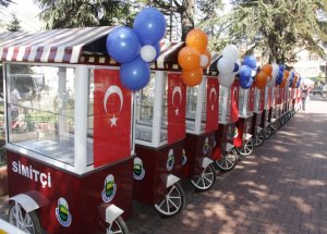 İnegöl Belediyesi'nden Simitçilere Tek Tip Araba