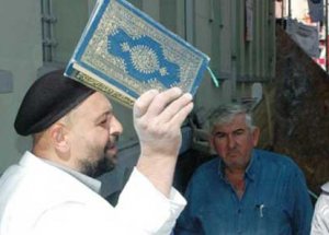 Kur'an-ı Kerim'i Toprağa Gömmek İstediler