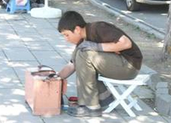 Sokakta çalışan çocuklar koruma altına alınacak