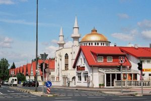 İslamiyet, Resmi Din Oluyor