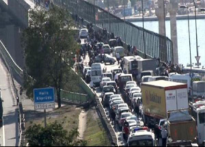 Haliç'te kaza! Yol trafiğe kapandı