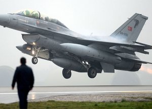 Suriye Helikopteri Püskürtüldü