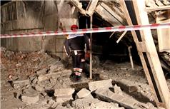 İzmir’de Çöken Bina Korkuttu