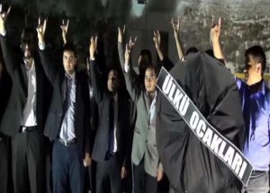 Ülkücülerden O Başkana Siyah Çelenk