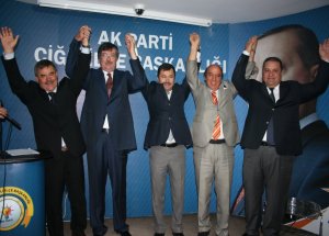 Ak Parti Çiğli'de Duygusal Bayramlaşma