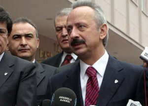 Ulusoy Demirören'i Yerin Dibine Soktu!