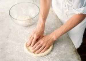 Evde Pizza Nasıl Yapılır?