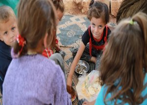 Suriyeli Çocuklar Açlıktan Kırılıyor