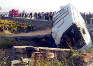 Alaşehir'de Feci Kaza: 3 ölü