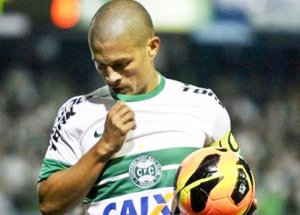 Alex Attı Coritiba Seriye Bağladı