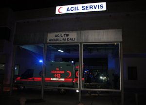 “Dur” İhtarına Uymayan Sürücü, Trafik Polisine Çarptı