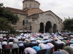 Ayasofya Cami Kalacak