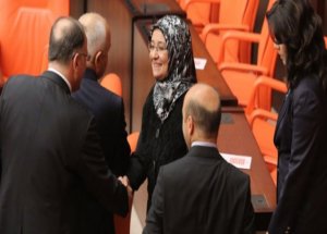 Dünya Basını Başörtülü Vekilleri Böyle Duyurdu