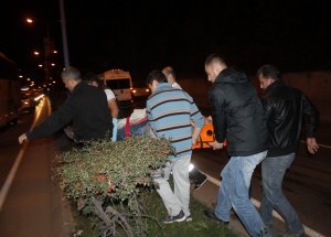 İşçileri Taşıyan Minibüs Devrildi: 3 Ölü, 12 Yaralı