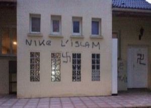 Fransa'da Camiye Çirkin Saldırı