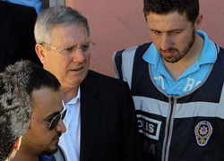 Aziz Yıldırım 3 kupamızı çaldı!
