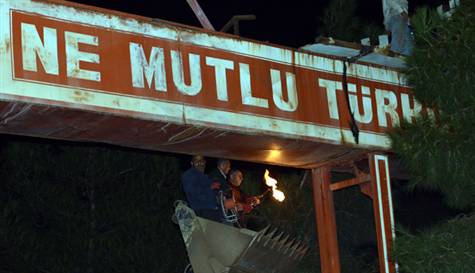 Yıllar Sonra O Levha Kaldırıldı