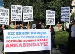 'Kızlı Erkekli Ev' Protestosu
