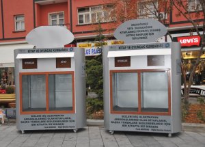Dev Kumbara İle Kitap Ve Oyuncak Toplanıyor
