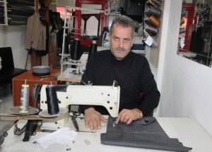 1 Saatte Pantolon Dikip Müşterisine Teslim Ediyor