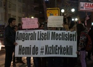 Ankara’da ‘kızlı-erkekli’ Yürüyüş Trafiği Felç Etti