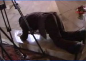 Atatürk'ün Mozolesine Kapandı