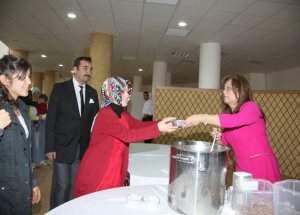 Üniversite’de Geleneksel Aşure Etkinliği Düzenlendi