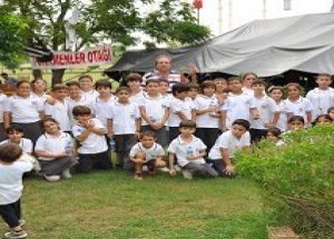 Türkmenler Otağı’nda Hacivat Karagöz Oyunu