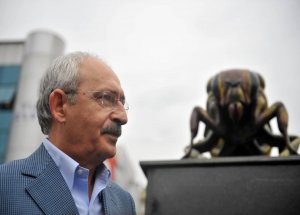 Kılıçdaroğlu Yığlıca Arısı Heykelinin Açılışını Yaptı